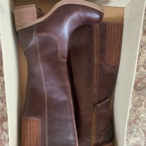 NEW Clarks Boots size 6